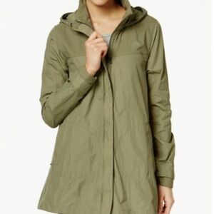 The North Face women’s Flychute jacket size L